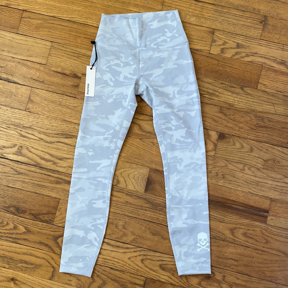 Lululemon white camo wunder under